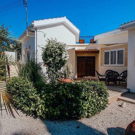 Beach Villa Sofia Нео-Хорио Экстерьер фото