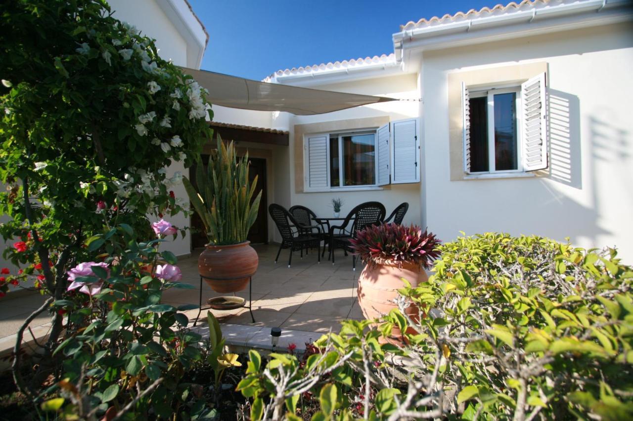 Beach Villa Sofia Нео-Хорио Экстерьер фото